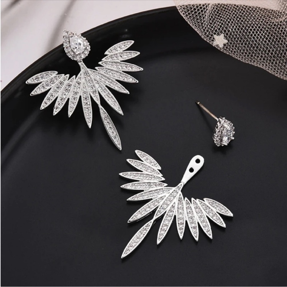“Angel of Yours” Luxury Diamond Rhinestone Silver Zircon Gemstone Fancy Earrings - Picture 6 of 9